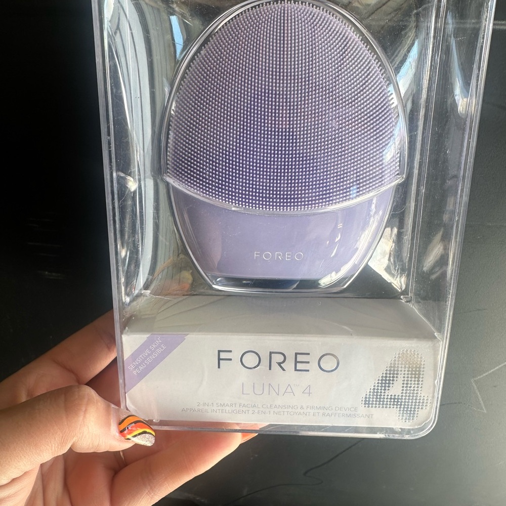 FOREO Luna 4 in Lavender